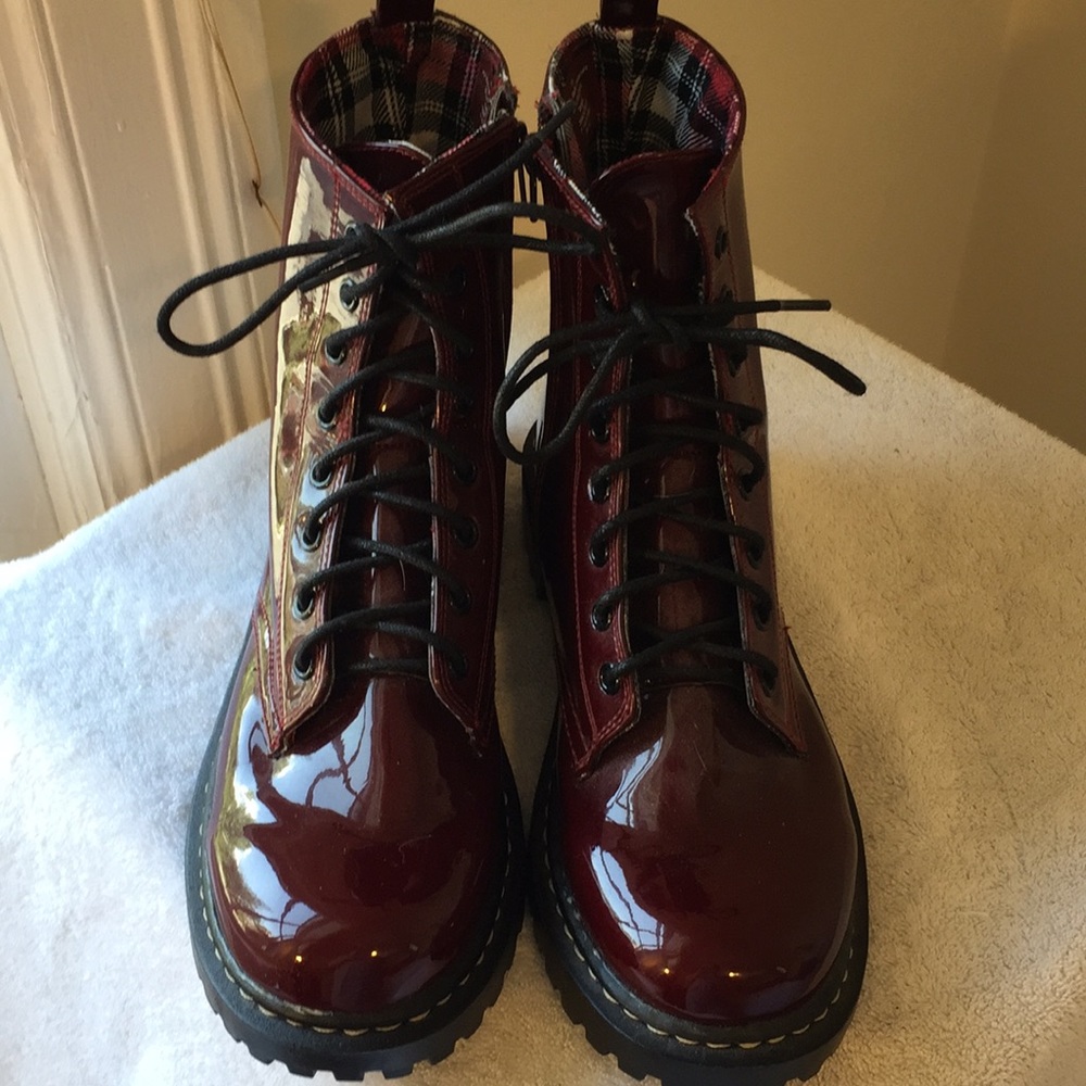 NWOT maroon patent leather combat style boots